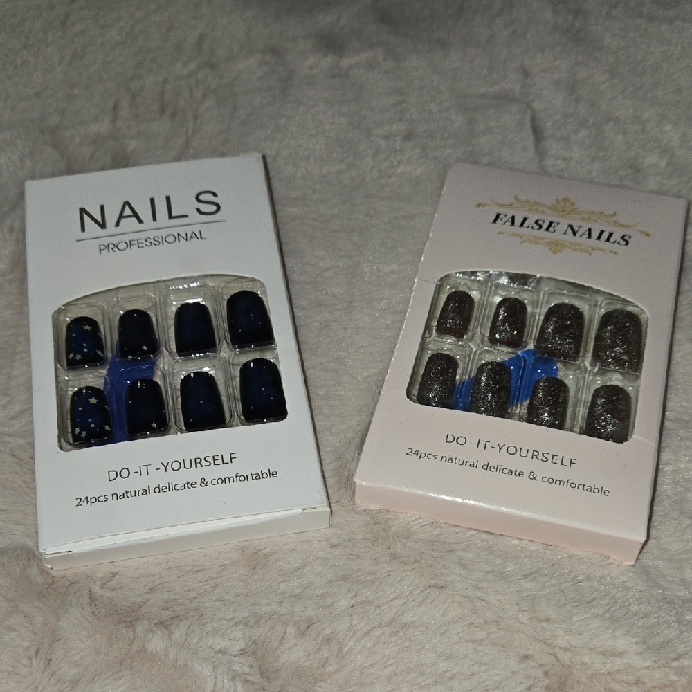 2/$15 🩷 Set of Blue and Glitter False Nails